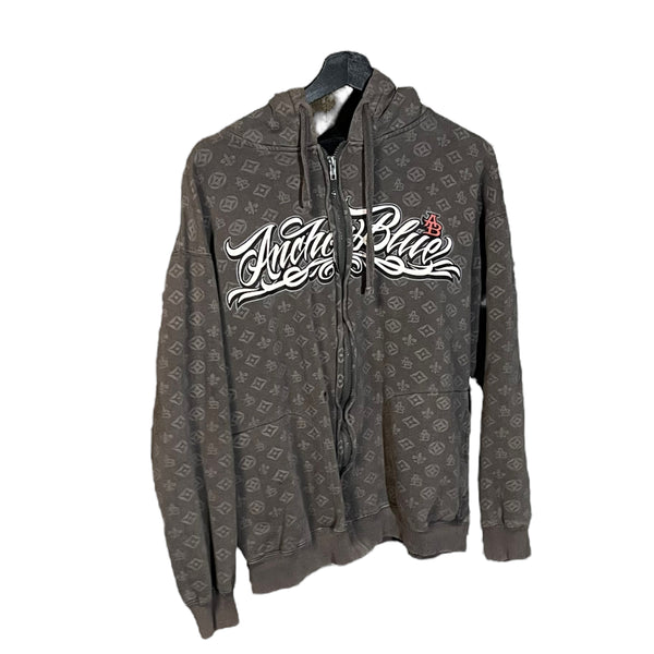 00s Monogram (M)
